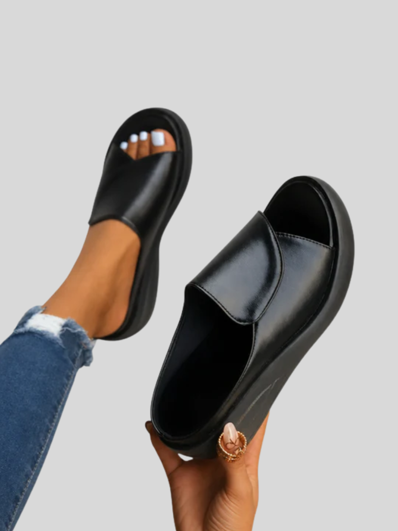 Karla | Ortopedické sandály na klínovém podpatku slip-on
