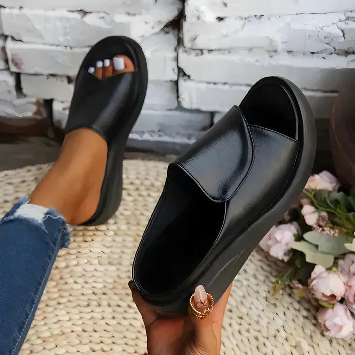Karla | Ortopedické sandály na klínovém podpatku slip-on