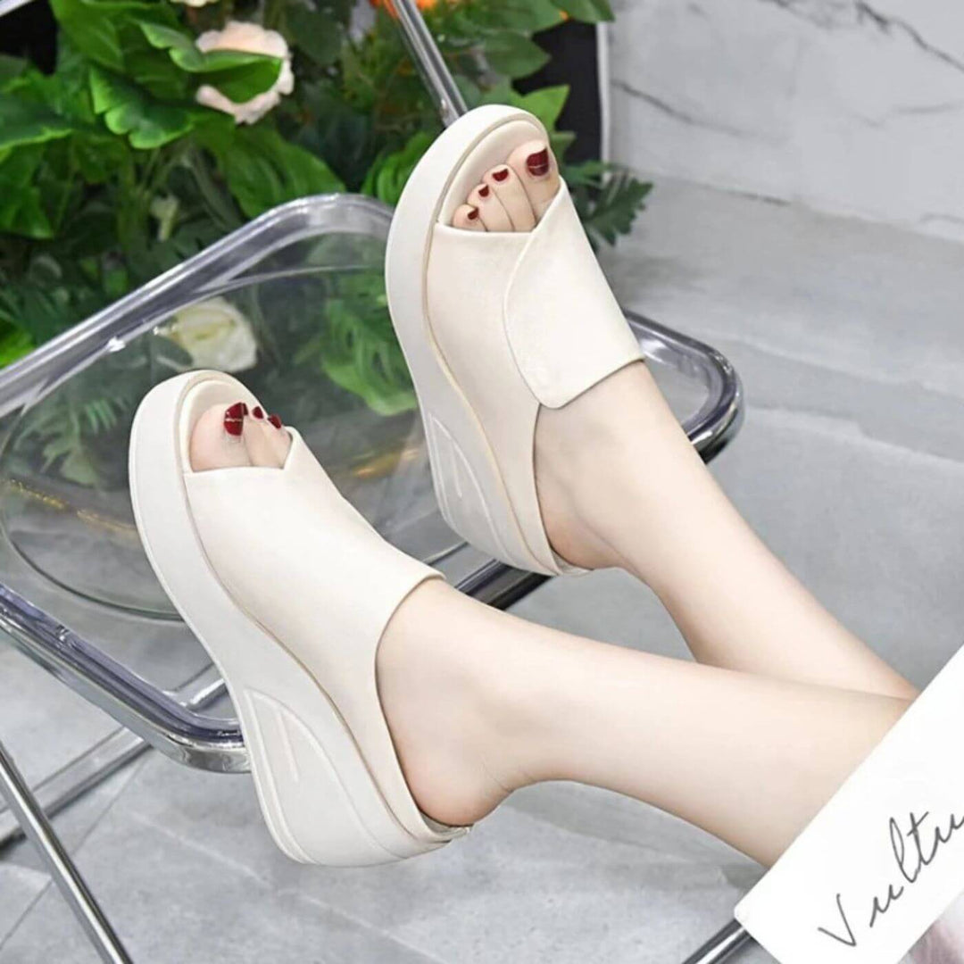 Karla | Ortopedické sandály na klínovém podpatku slip-on