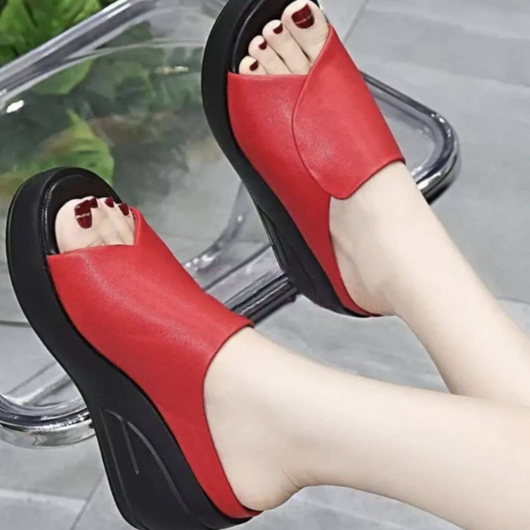 Karla | Ortopedické sandály na klínovém podpatku slip-on