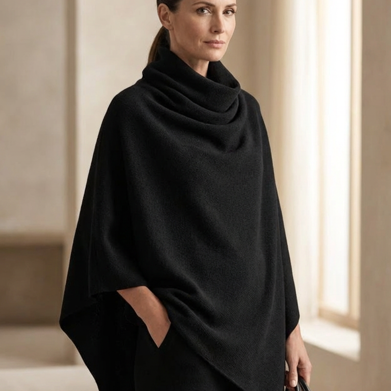 Agnes II | Souprava s drapovanou pelerínou